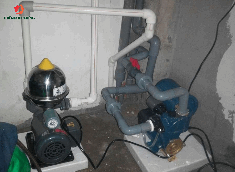 Máy bơm không được cố định chắc chắn